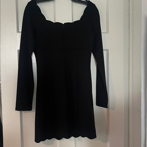 Storia Black scallop long sleeve mini dress NWT SZ small - Picture 5 of 5